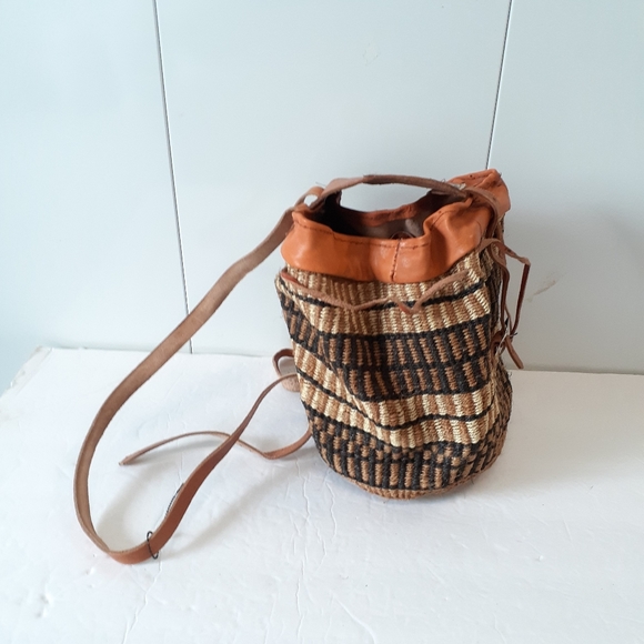 Backpack Purse Leather & Straw Made In Kenya Bohemian Y2K - Picture 3 of 10